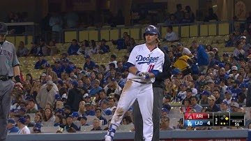 ARI@LAD: Reddick lines an RBI single into right field