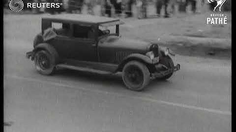 Flexible fence for safety . Shock-absorbing guard-rail for bad corners. Latest invention t...(1934)