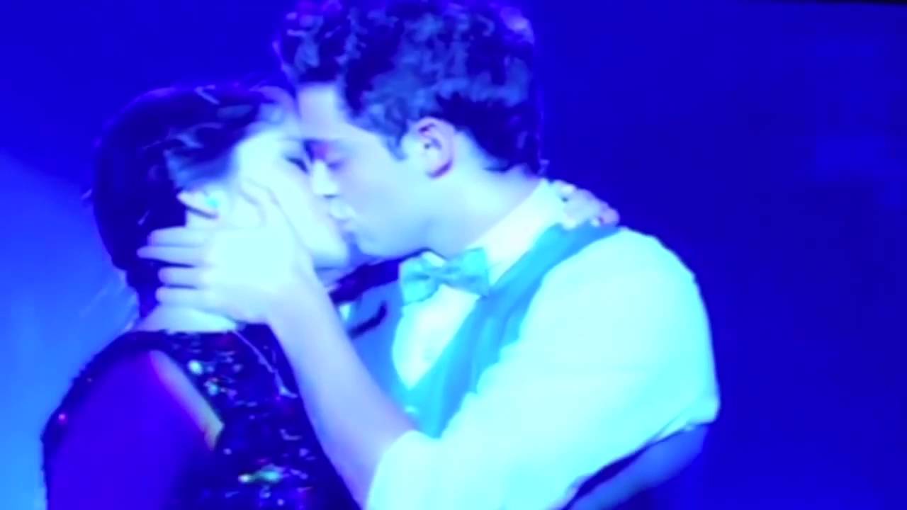 Soy Luna Le Baiser De Luna Et Matteo Au Ralenti Youtube Soy Luna Le Baiser De Luna Et Matteo Au Ralenti Youtube