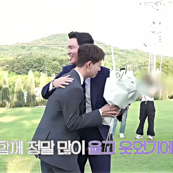I like their father-son relationship😘#kdrama #baehyunsung #hwanginyeop #familybychoice #seojihye