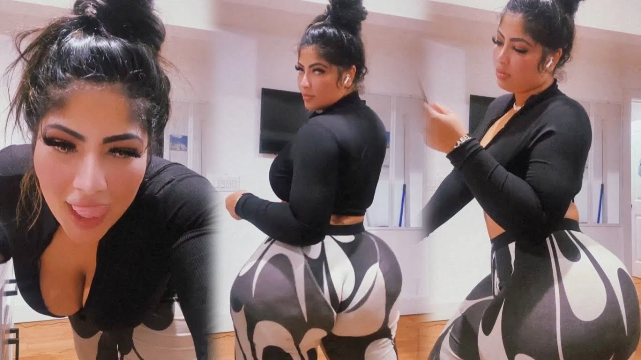 Plus Sized🍑 Model 🔥Jayahriches😍 Showing Off Her Confident Curves LIVE 4/27/2025