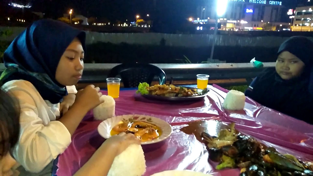 Kebaikan Makan Bersama Keluarga : Makan bersama keluarga - YouTube