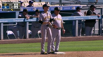 PIT@LAD: Frazier crosses the plate on an error