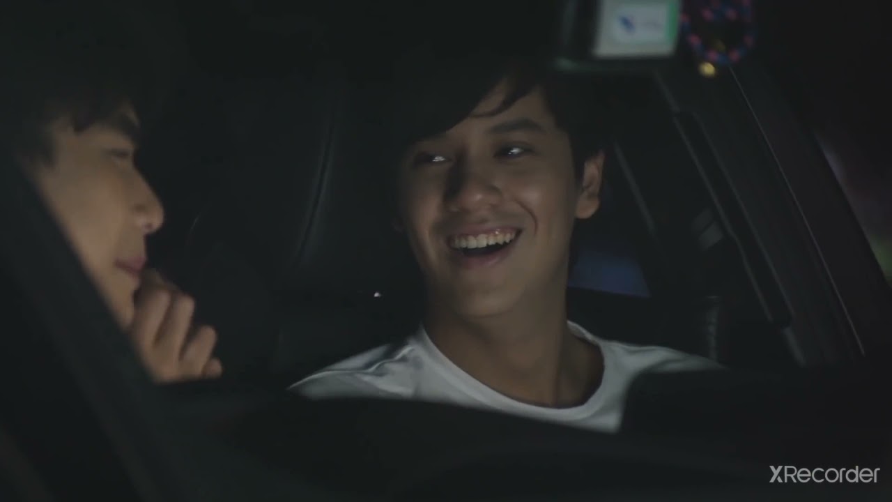 Ohm hyping Nanon like no one 🤣🤣🤣 