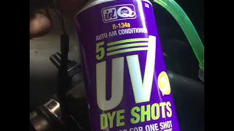 R134 Ac leak test with uv dye