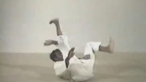 Akido - 02 - Back Roll