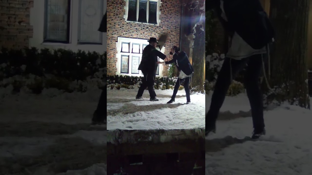 Bochurim dance “Didan Notzach”