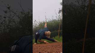 Follow for more workout inspiration, tips, and tutorials.#motivation #trending #phonk #headstand