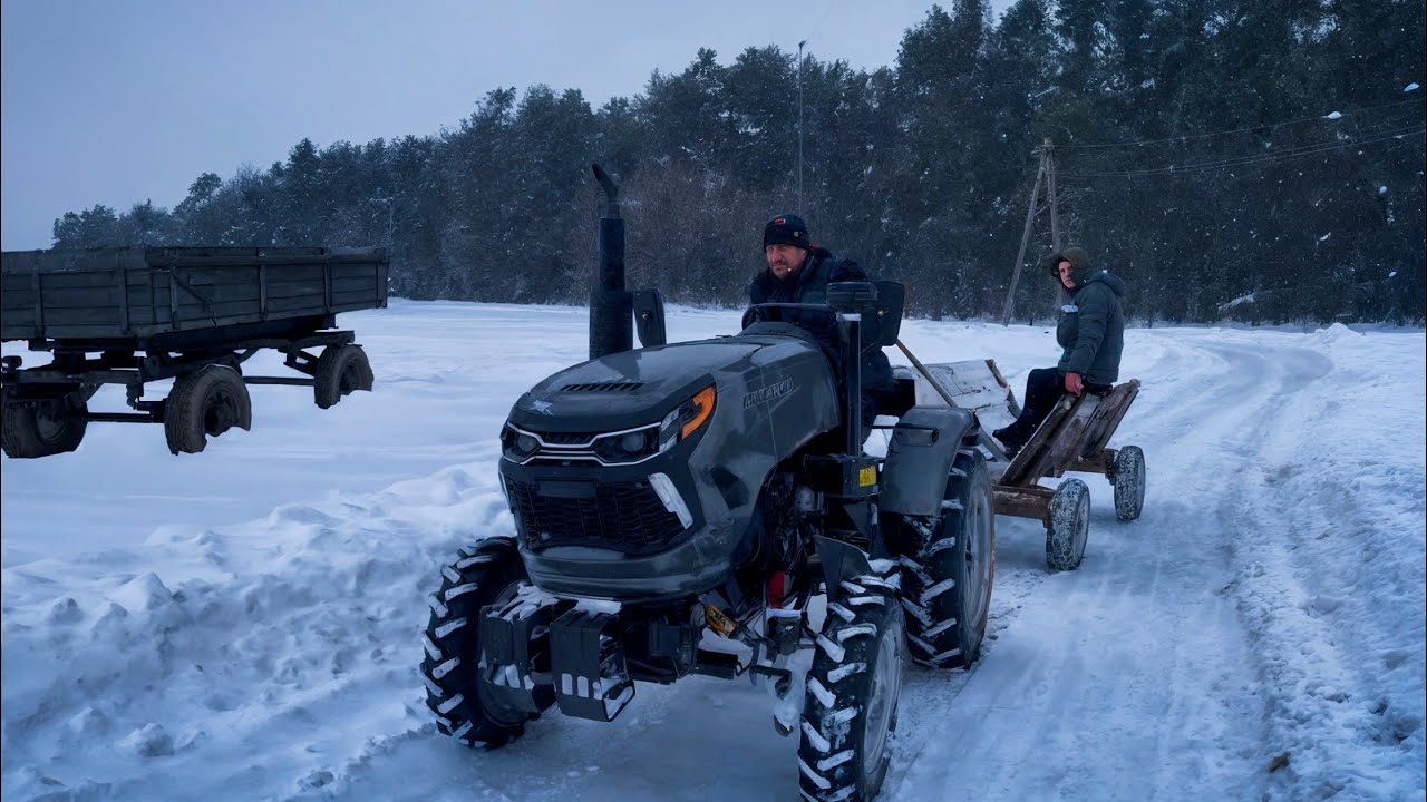 The Charm of Life in a Snow-Covered Ukrainian Village & Cooking and Tractor Driving
