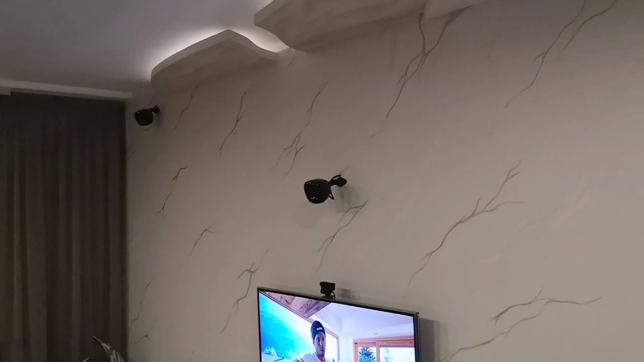 Квартира после ремонта, фигурные потолки и декор стен.