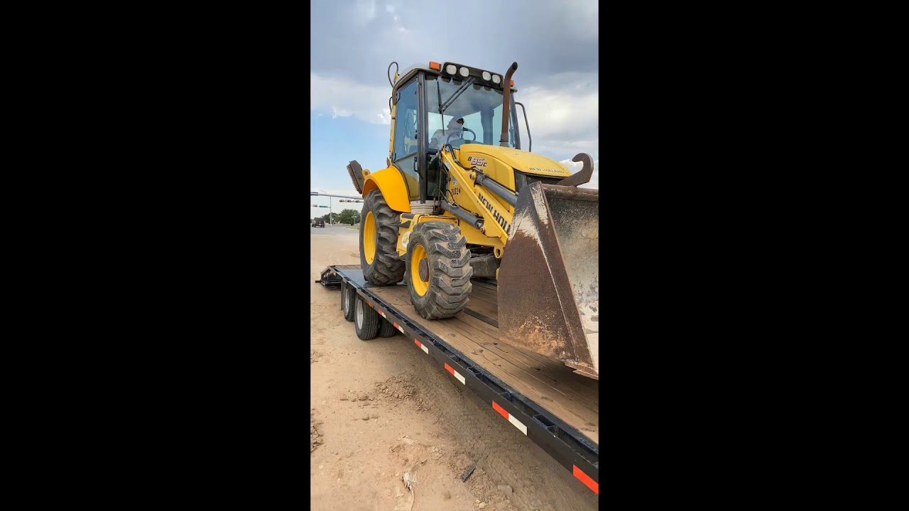 Hauling A 16,000 Pound Backhoe With A 1999 7.3 Powerstroke