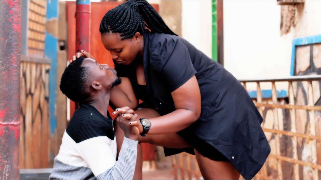 ComedyStyle: Kunyesebura // Nakunyesebura wowe ntiwite kundeshyo😂😂