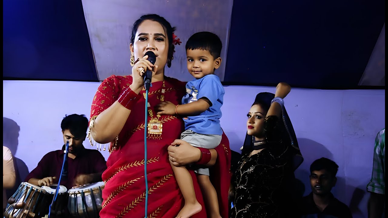 শিল্পী মুন্নি চৌধুরী বাচ্চা নিয়ে স্টেজে হাজির / বর্তমানের গান / Chatga Music HD