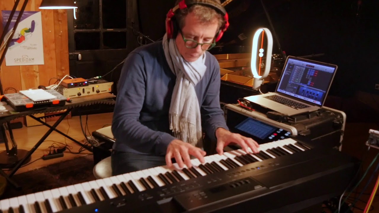 KAWAI ES920 (numeric piano) VS YAMAHA C3 (acoustic piano) // NO TALKING // By David HENRY