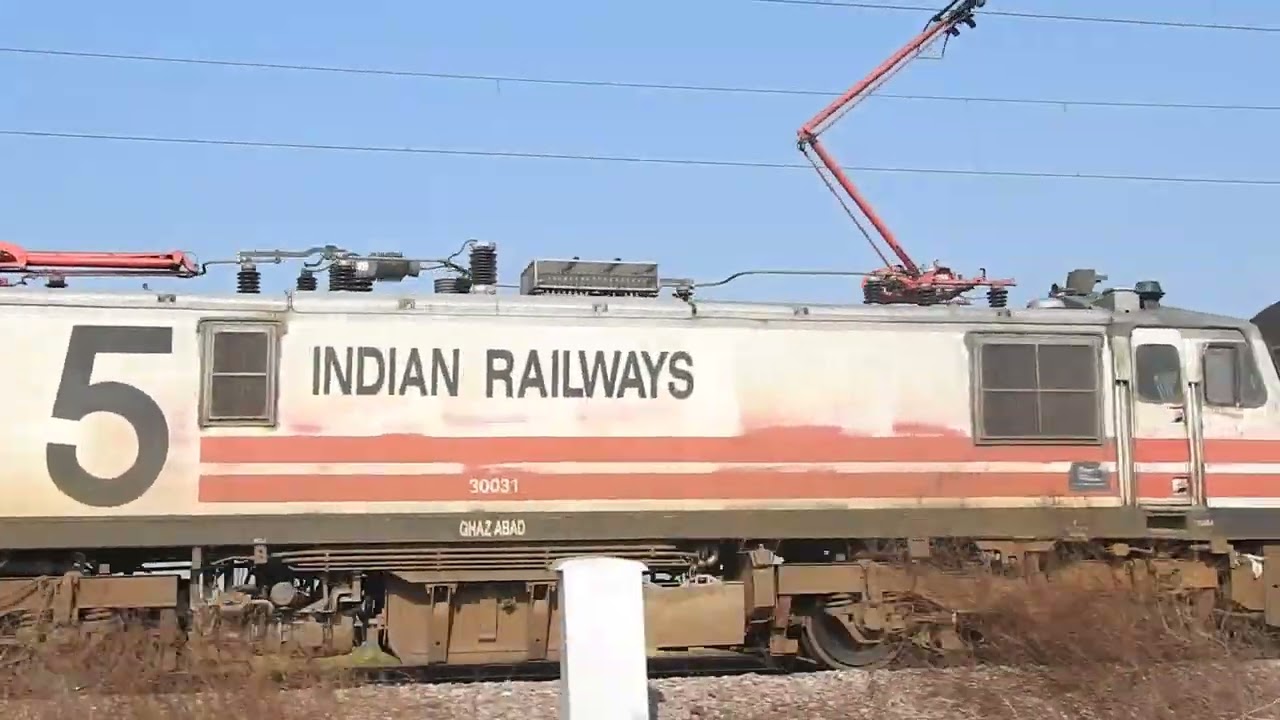 Wap-5 high raise PANTOGRAPH WITH RUNICHA EXPRESS 