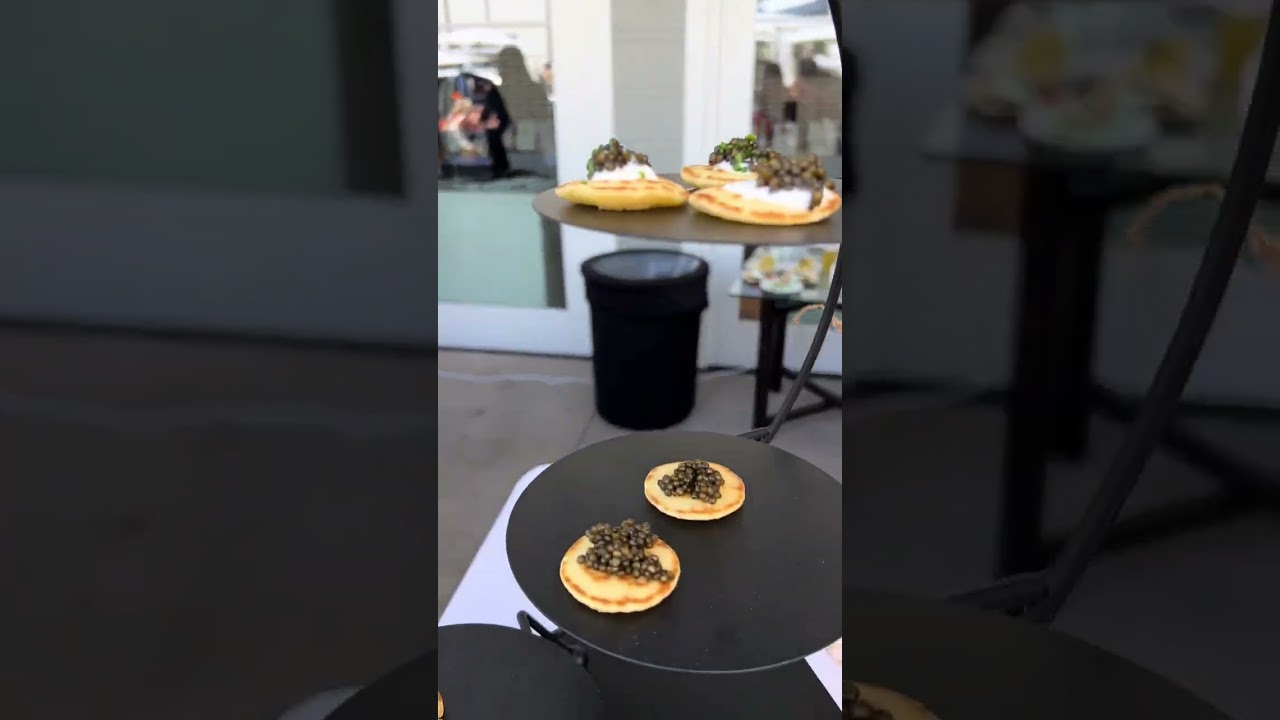 Caviar x Blini to start your weekend. 😎 