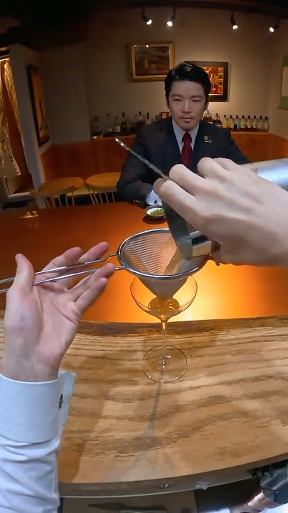 The world from the bartender’s perspective 🍸🤯 With @barman_shizu