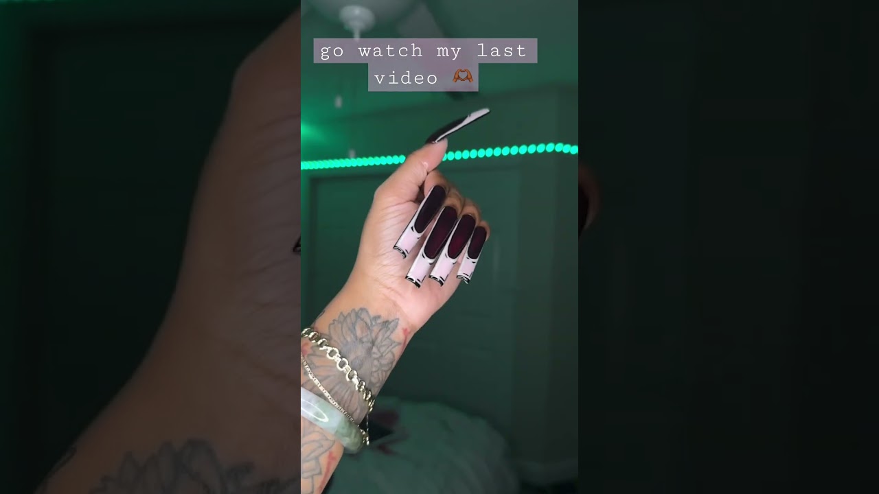 pop art comic book nail trend 