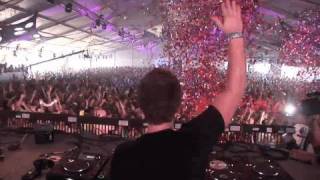 Fedde Le Grand (LIVE) at Ultra 2010 - Back &amp; Forth (Fedde&#39;s FutureFunk Remix)