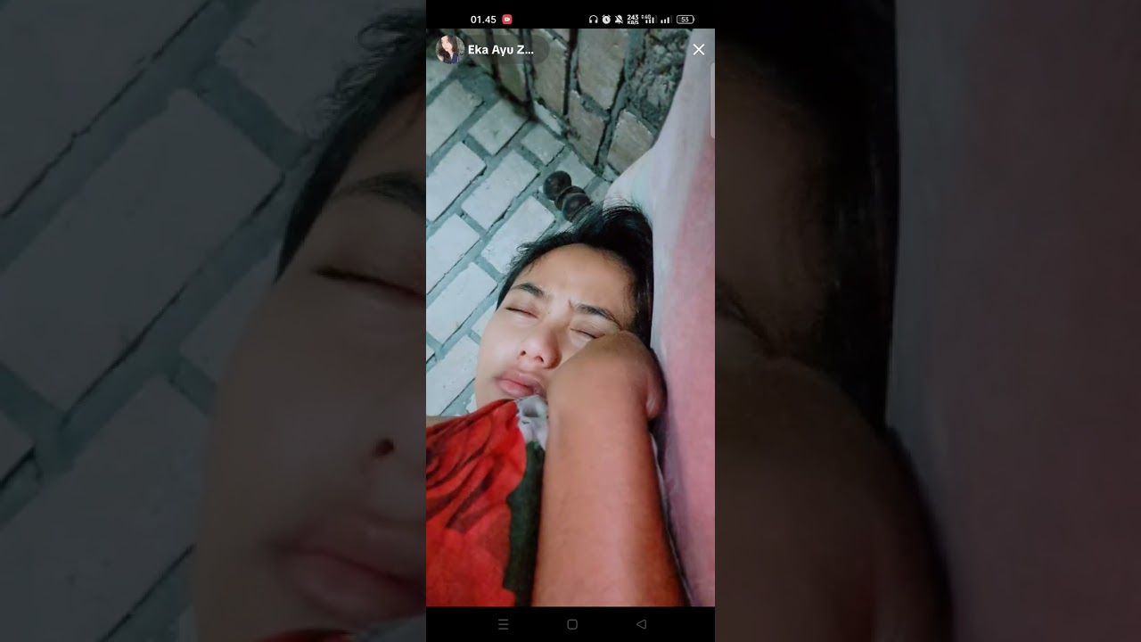 Girls sleep live stream