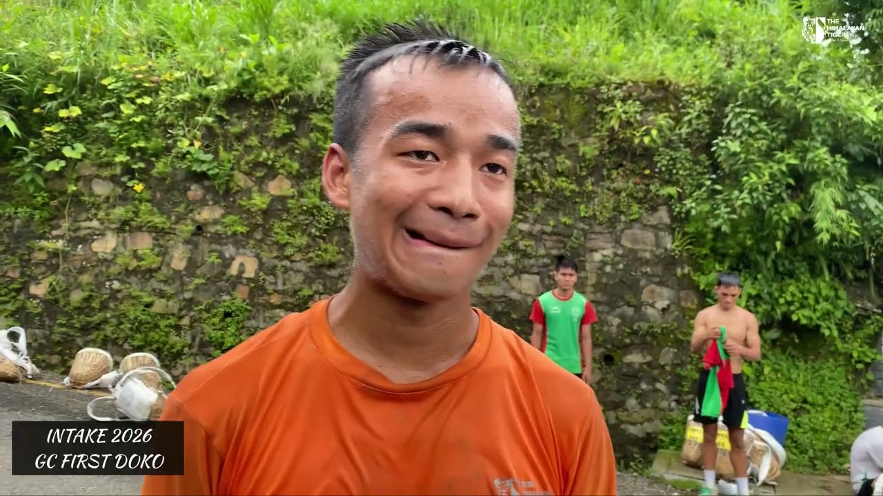 Singapore jana lai Bhalam ma 1st Doko !!