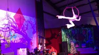 Aerial singing Aydra of Bellstarr