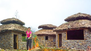 Unique stone house designed and built by ONE WOMAN / Complete kitchen roof with iron and palm leaves