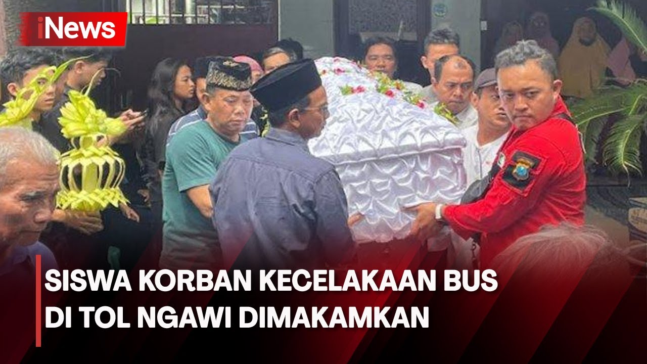 Siswa Korban Kecelakaan Bus di Tol Ngawi Dimakamkan
