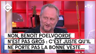 Clovis Cornillac filme Benoît Poelvoorde et Léa Drucker - C à Vous - 08/11/2022