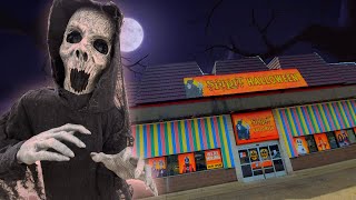 SPIRIT HALLOWEEN 2020 inside AWESOME ABANDONED TOYS R US !! Boardman Ohio