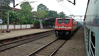 AJJ WAP4 Ernad Express relaxed overtake Nilambur Passenger