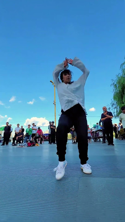 Kungfu Girl 功夫女孩廣場練功日常