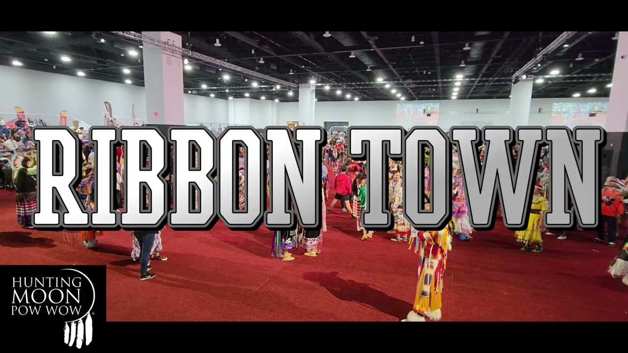 Round of Intertribal dancing @ Hunting Moon Pw 2025