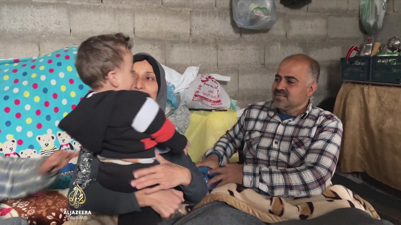 كاميرات الجزيرة ترصد حياة عائلة فلسطينية في رفح