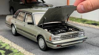 1:18 Toyota Crown 2.8L (MS122) 1984, gold - Xiaoguang Model [Unboxing]