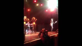 Brandys Throwback Medley The Best Buy Concert In Nyc