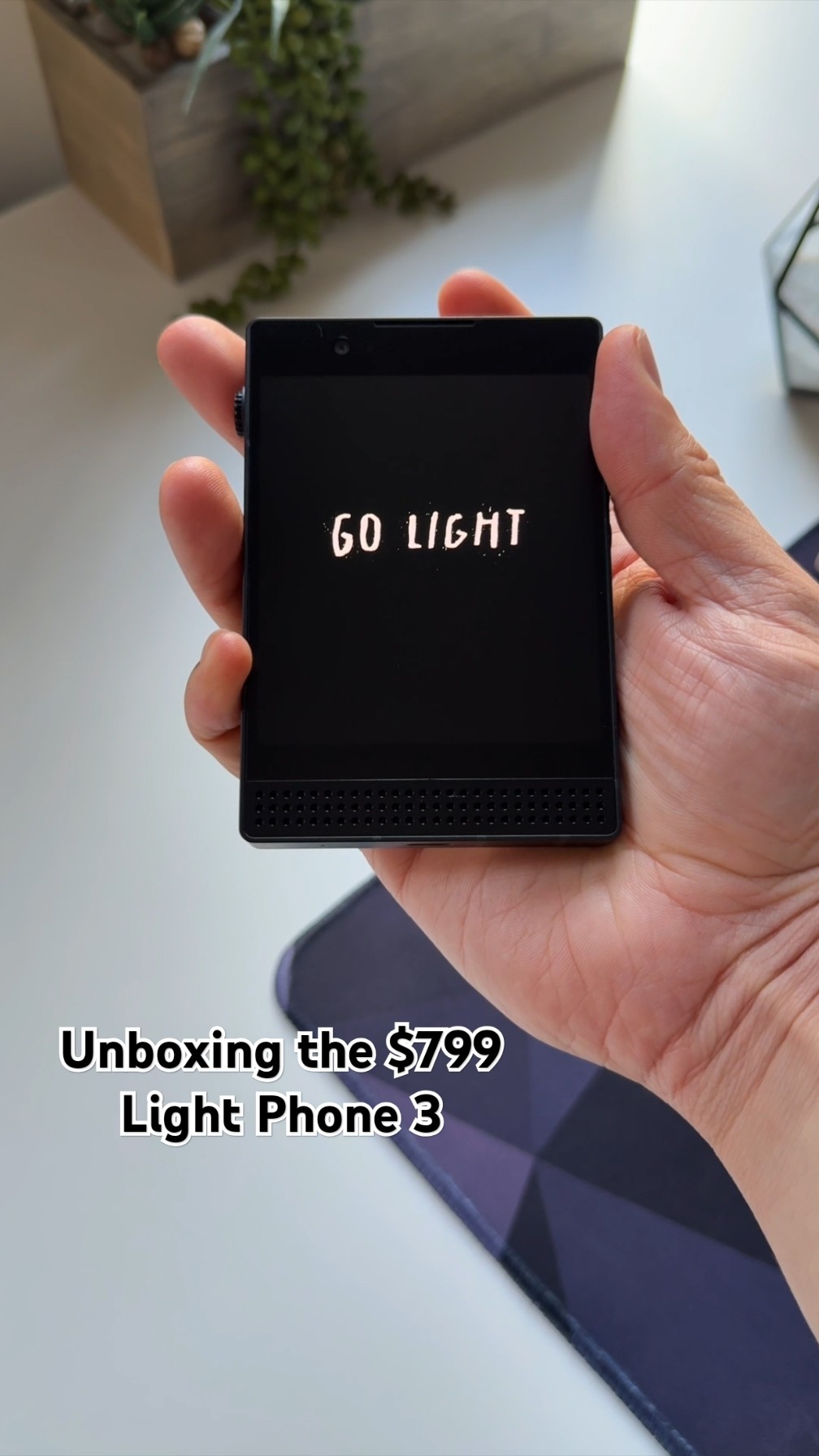 Light Phone III 開封のみ Light Phone III」レビュー：“つながりすぎた日常”からの解放 | WIRED.jp