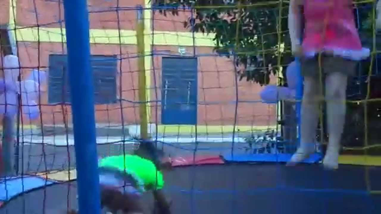 Jumping! Pula pula Sarah \u0026 Vicky