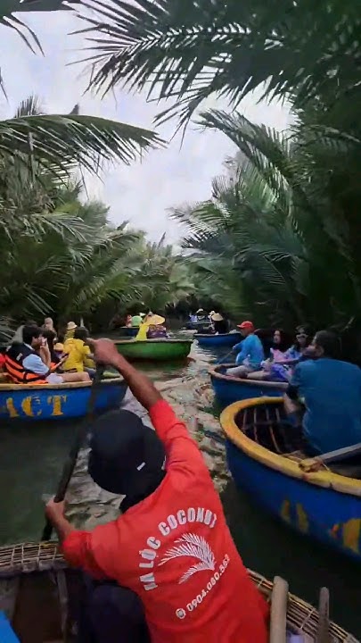 vietnam-danang-green-coconut-boat-tips-for-tourists-how-to-buy