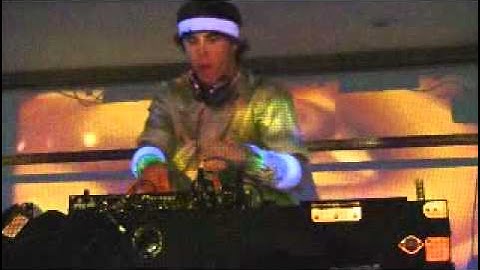 SkyDro - MSND3 - Part 1.wmv