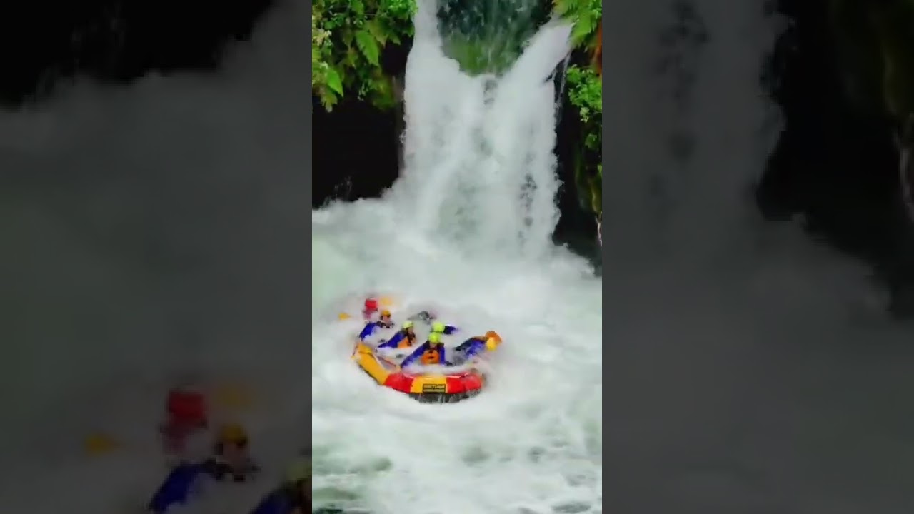 Crazy boat diving in 📍 Tutea falls, Kaituna river, New Zealand 🇳🇿 