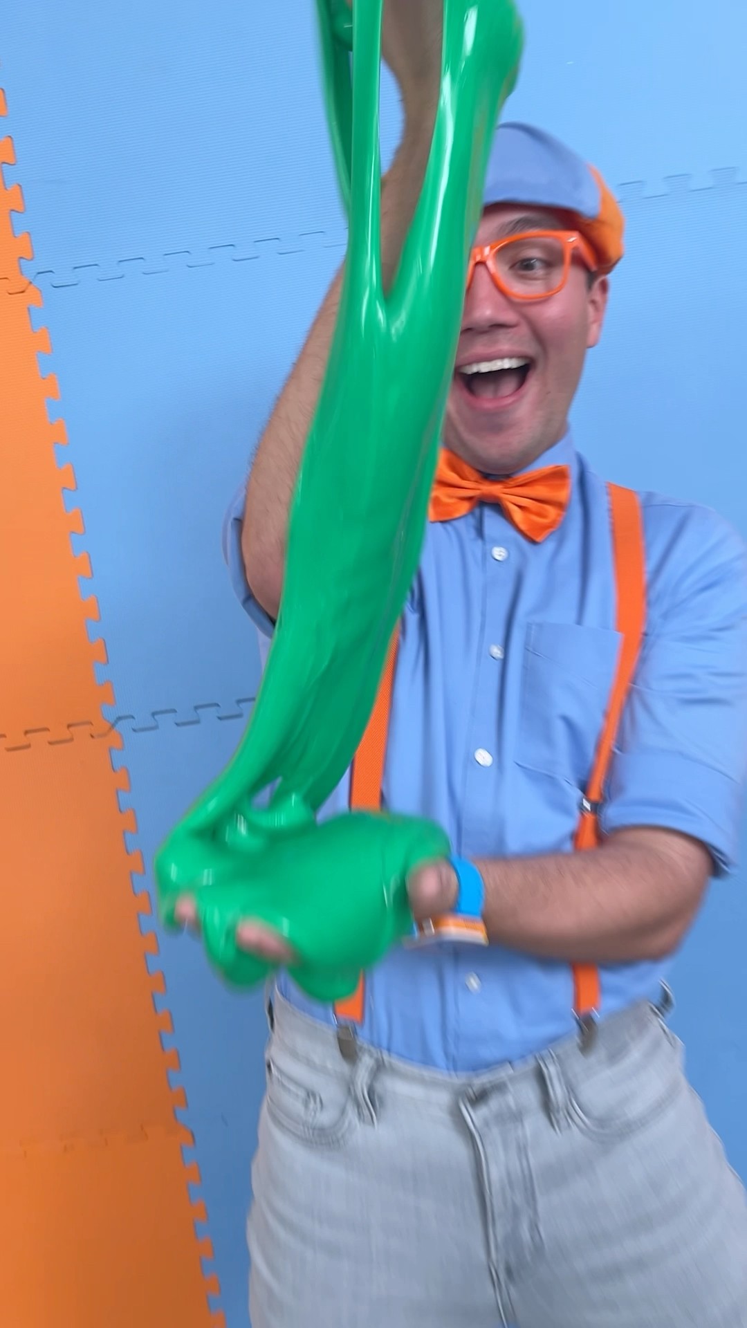 GREEN MAGIC SLIME ? with Blippi! Color Changing Slime! #blippi #shorts