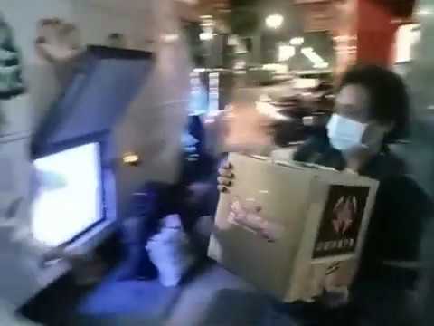 割草8志工護送 3萬份罷韓連署書深夜搭專車北上(一) - 割草8志工護送 3萬份罷韓連署書深夜搭專車北上(一)