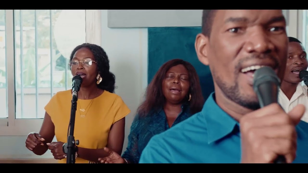 IL EST DIEU - RAYMOND AKONO (CAP JESUS-CHRIST)