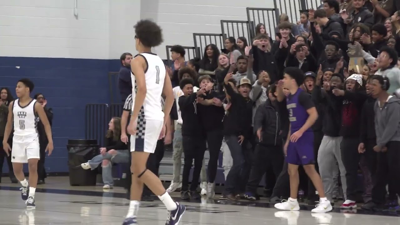 Warren Central takes down district rival Bowling Green to secure first place in the 14th