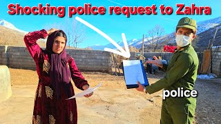 Schokkende politie-inval in Zahra's huis: De fragiele tirannie van de politie in het dorp