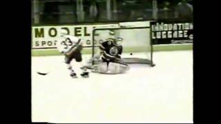 Benoit Hogue Scores on back to back Penalty Shots for the Islanders