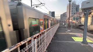 JR大阪環状線天満駅323系普通大阪環状線内回り行き発車