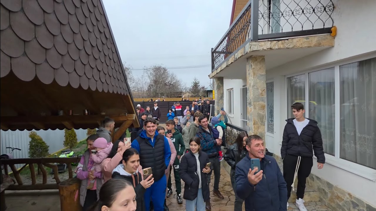 Am strans comunitatea si ne-am dus peste Cornel  acasa !