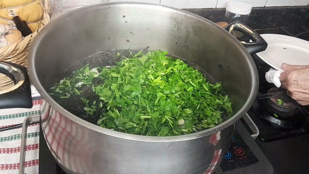 على طلب بنوتي 🥰ملوخية ورز 🥰ونتبهو على اديكن انتو وعم تشتغلو بيسكين🥰